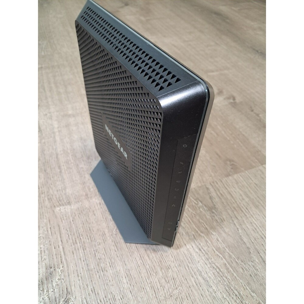 Netgear Nighthawk C7000v2 AC1900 Wi-Fi Cable Modem Router - Picture 3 of 7